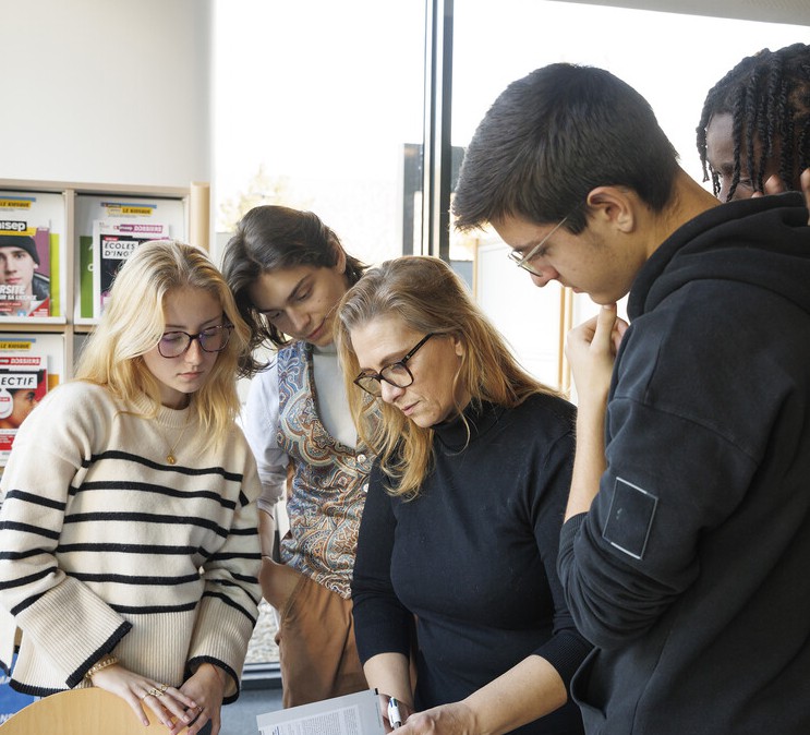 法国高考改革专题配图占位