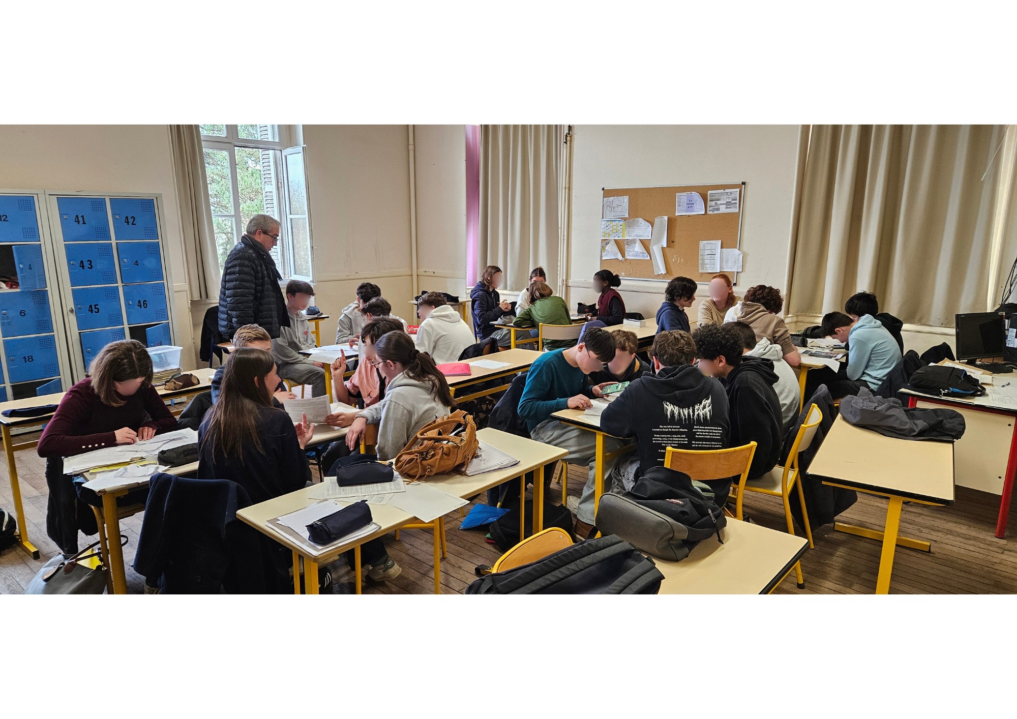 玛穆捷高中校园风景 2