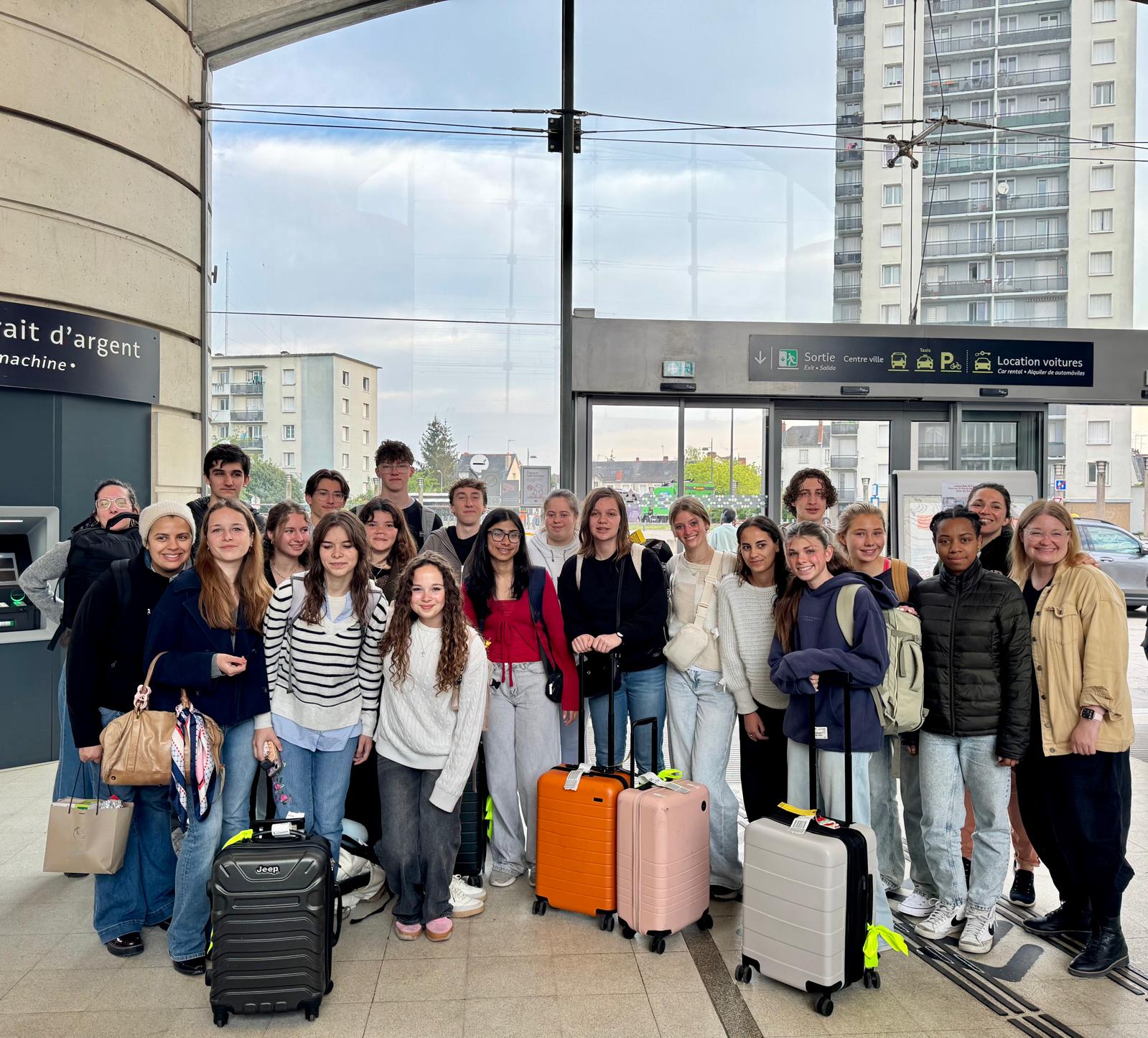 玛穆捷高中校园风景 7