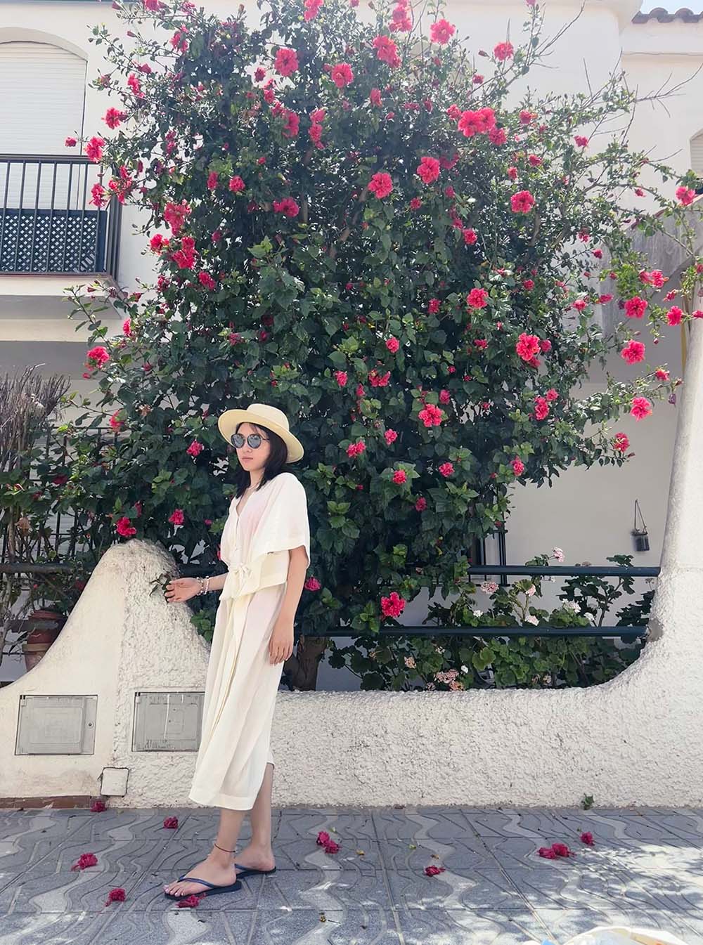 鲍霁（Bao Ji）在索邦大学校园内学习的身影