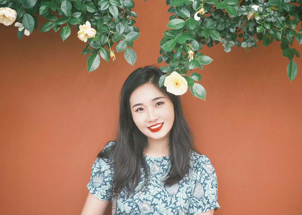 Yaya REN 在巴黎街头回望十年留学旅程的瞬间