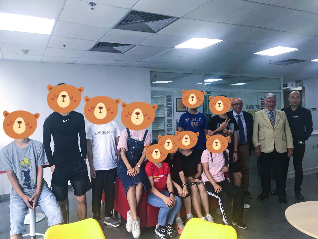 学生与家长交流现场